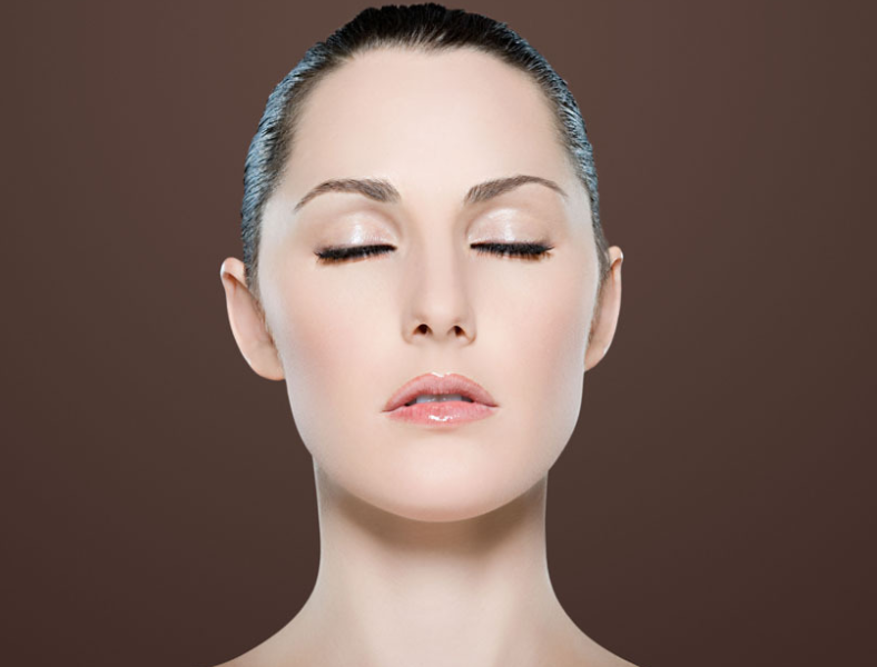 为什么女孩子脸上有斑 轻松淡化斑点还你无瑕